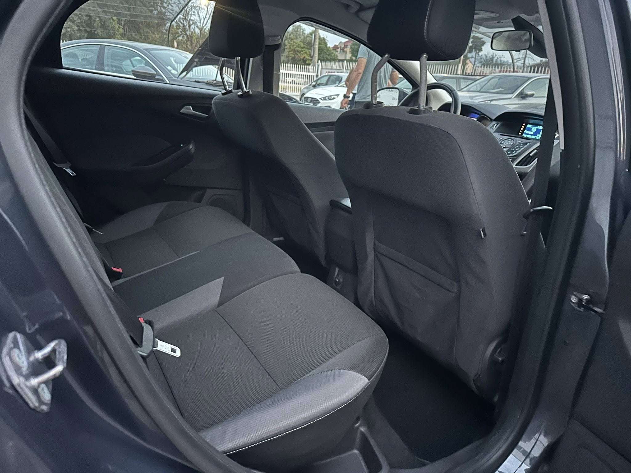 
								FORD FOCUS – 1.6 TDCI – 2014 full									