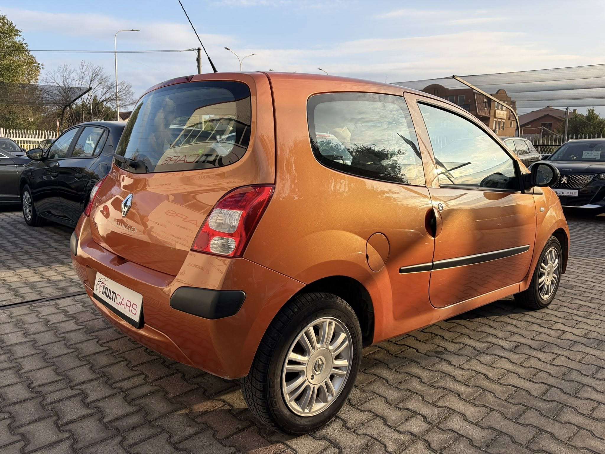 
								RENAULT TWINGO – 1.2 – 2009 full									