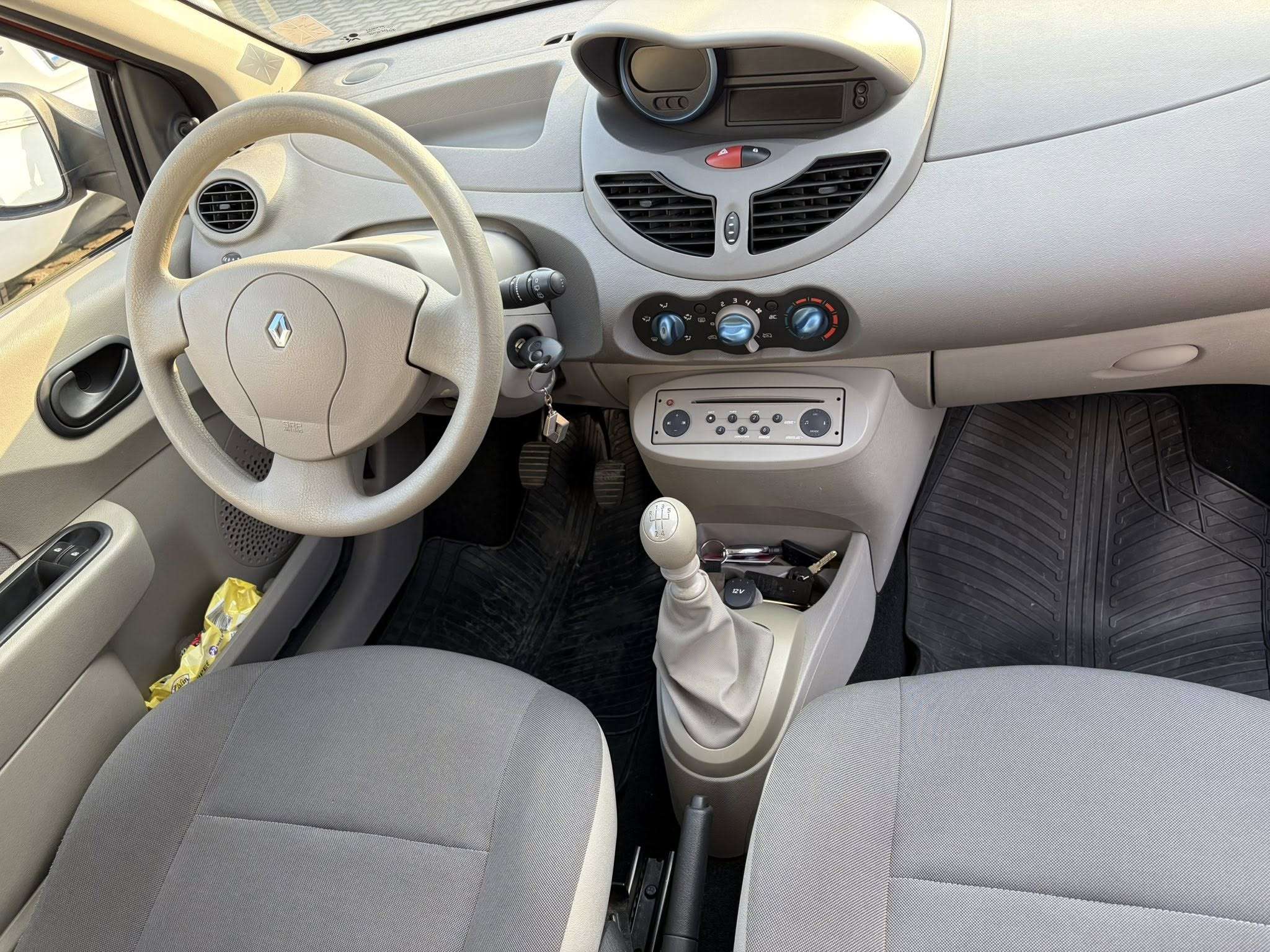 
								RENAULT TWINGO – 1.2 – 2009 full									