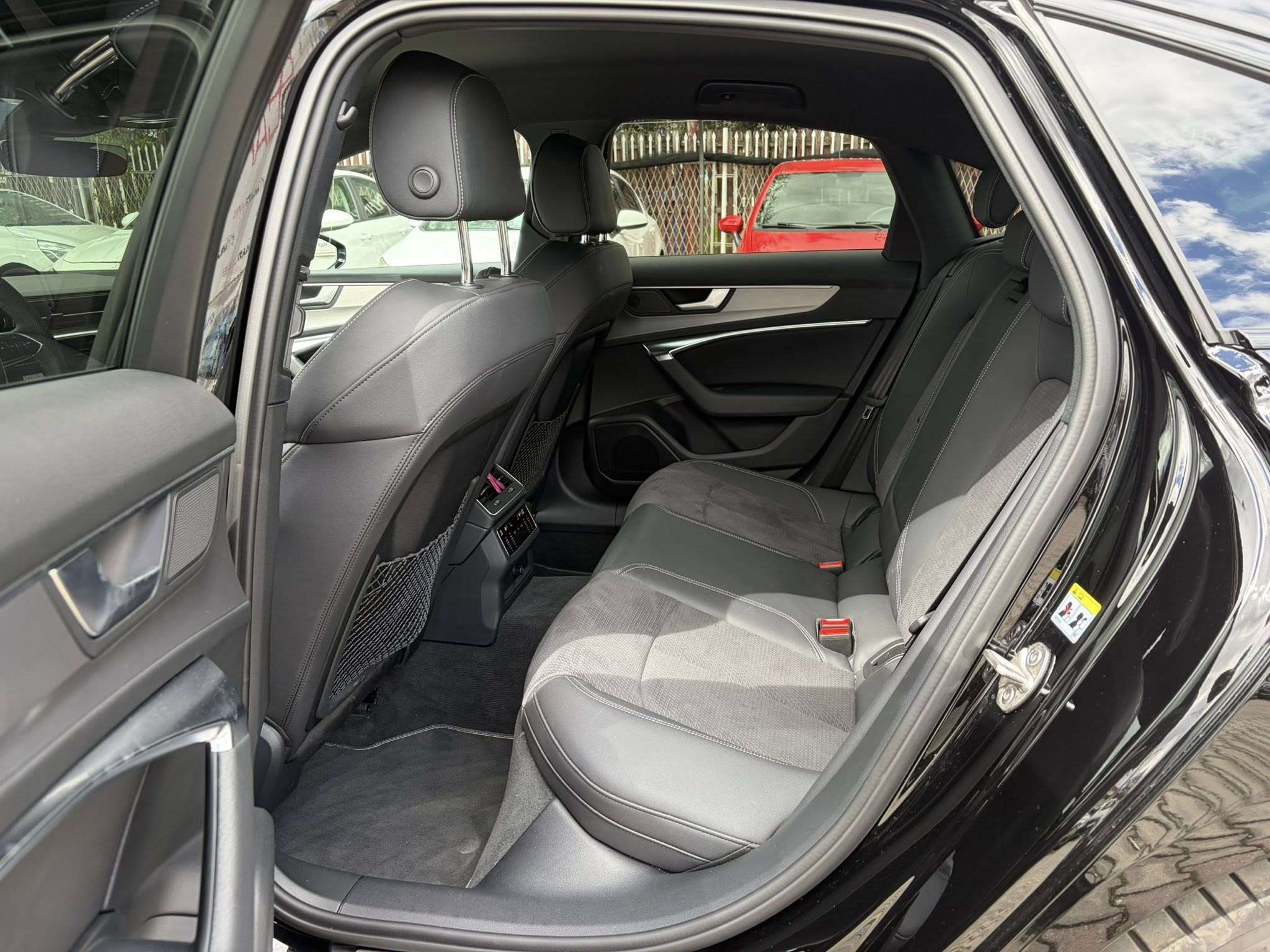 
								AUDI A6 S-line – 2.0 TDI – 2025 full									